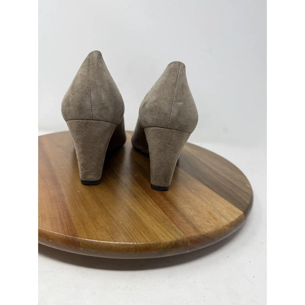 Stuart Weitzman Wedge Shoes Womens Size 7.5 M Taupe Suede Pointed Toe Pumps 4901